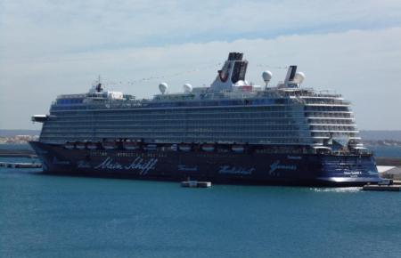 Erster Anlauf Der Mein Schiff 5 In Palma